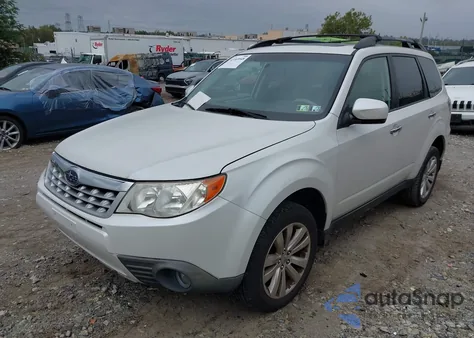 2011 Subaru Forester 2.5X Premium из США, поврежденный, VIN JF2SHADC1BH714916